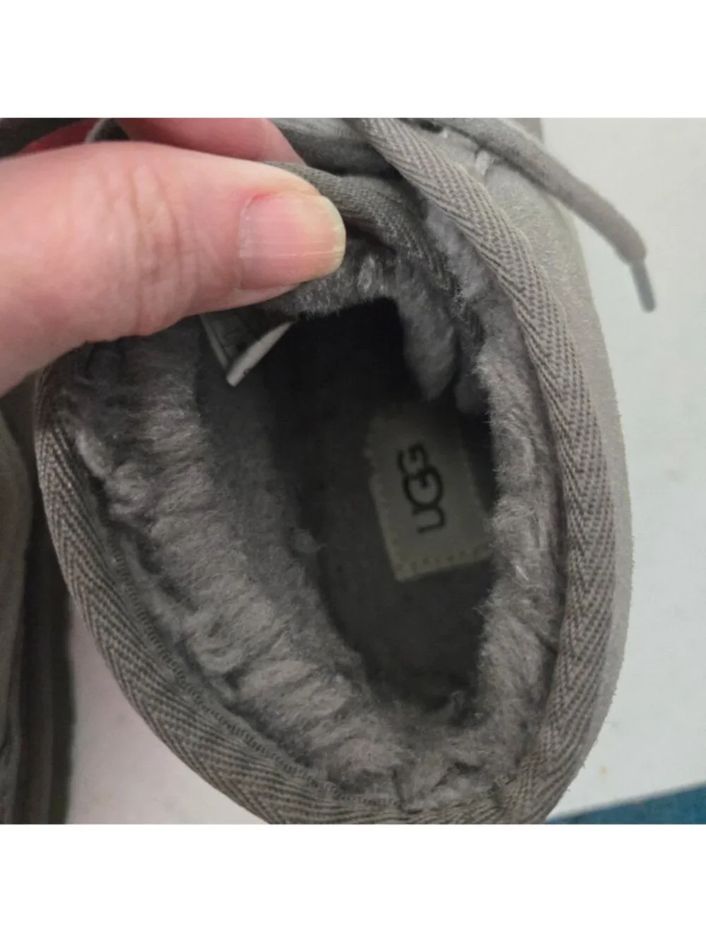 UGG Men's Size 6 Neumel Suede Grey Chukka Boots Lace-Up Wool Blend Lined